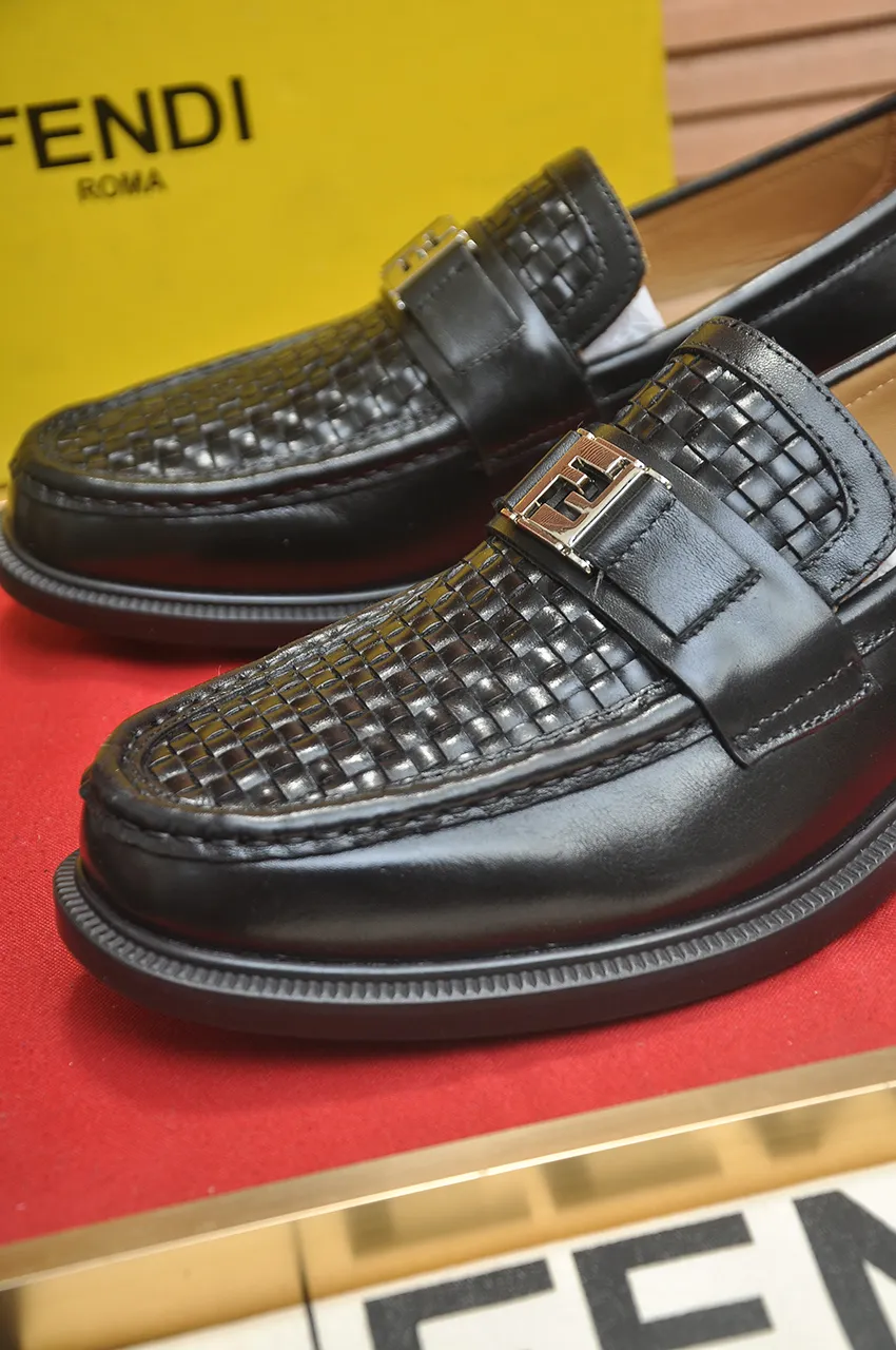 Men's shoes 💰500💶 [FENDI] The latest high-end men's shoes in Hong Kong! Original quality. The upper is made of imported cowhide material and cowhide lining! Super comfortable on the foot, original wear-resistant outsole, luxurious, fashionable, casual and versatile! Size: 38-45 (45 customized)